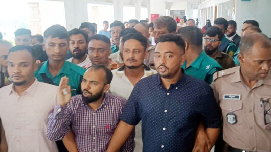 এম‌সি কলেজ ছাত্রাবাসে সংঘবদ্ধ ধর্ষণ: রায় পড়া শুরু, আদালতে আসামিরা