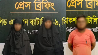 নারী-পুরুষসহ তিনজনকে ধরলো র‌্যাব