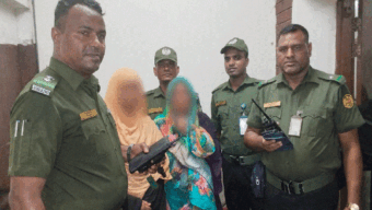 আনসার সদস্যদের তৎপরতায় সোহরাওয়ার্দী হাসপাতালে দুই নারী চোর আটক-স্বর্ণের চেইন উদ্ধার