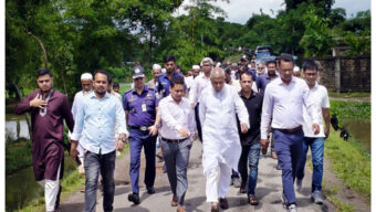 গোয়াইনঘাটে হাকুরবাজার-মানিকগঞ্জ সড়ক পরিদর্শনে মন্ত্রী আরিফুল হক চৌধুরী