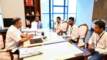 জুলাই যোদ্ধা আজিজুরের জীবনসংগ্রামের গল্প শুনলেন প্রধানমন্ত্রী
