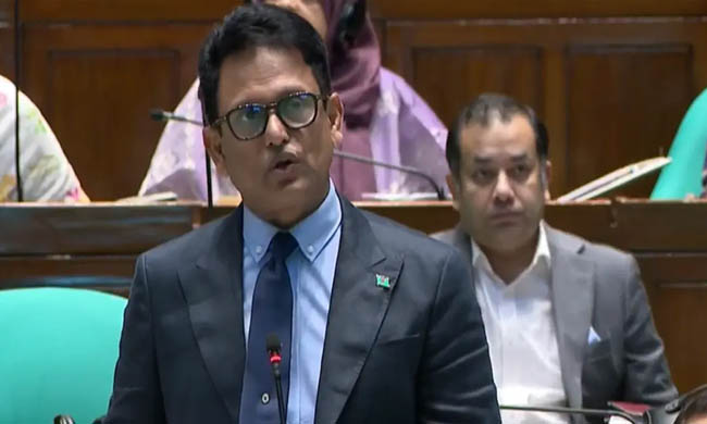 ফার্মের মুরগি’ মন্তব্যের জন্য শিক্ষামন্ত্রীর দুঃখ প্রকাশ