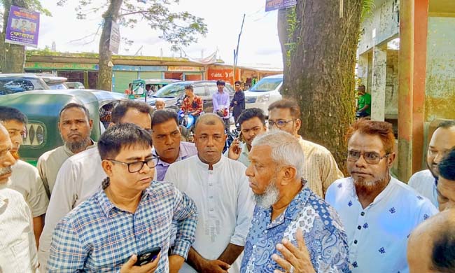 গোয়াইনঘাটের বিভিন্ন সড়ক পরিদর্শন করলেন মন্ত্রী আরিফুল হক চৌধুরী