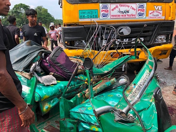 এবার সিলেট ওসমানীনগরে ট্রাক-সিএনজির সংঘর্ষ, একাধিক নিহতের খবর