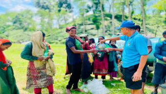 তীব্র গরমে চা শ্রমিকদের পাশে ইস্পাহানী’র জেরিন চা বাগান ব্যবস্থাপক