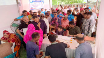 সিলেটে হেল্পিং হ্যান্ড ফাউন্ডেশনের দিনব্যাপী বিনামূল্যে চিকিৎসা ও ওষুধ সেবা সম্পন্ন