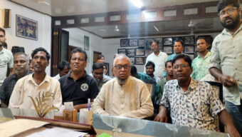 চা শ্রমিকদের ৮ দফা দাবি বিশেষ তদন্ত টিম গঠনের কথা জানালেন শ্রমমন্ত্রী