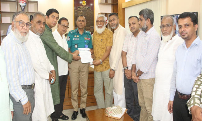 রায়নগরে ট্রিপল মার্ডারের সুষ্ঠ তদন্ত ও আসামিদের গ্রেফতারের দাবি পুলিশ কমিশনার বরাবর স্মারকলিপি