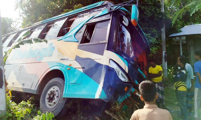 সাতক্ষীরায় বাসের ধাক্কায় প্রাণ গেল পথচারীর