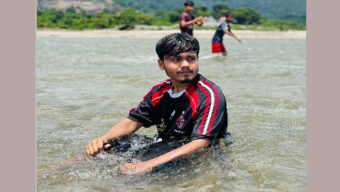 সিলেট সাদাপাথর বন্ধুদের সঙ্গে ঘুরতে এসে কলেজ ছাত্র রিফাতের মৃত্যু