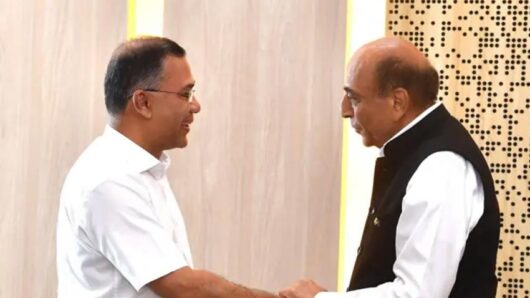 প্রধানমন্ত্রীর সঙ্গে ভারতীয় হাইকমিশনারের সাক্ষাৎ