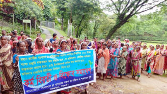 সিলেটে চা শ্রমিকদের ৫০০টাকা মজুরিসহ ৪ দাবিতে কর্মবিরতি
