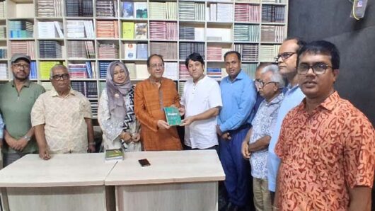 বই মানুষকে শুধু জ্ঞানী নয়, মানবিকও করে তোলে: বিচারপতি খিজির আহমেদ চৌধুরী