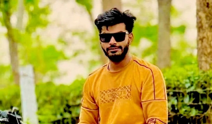 পানিতে ডুবে মারা যান বড় ভাই, সড়কে প্রাণ গেলো সোবহানীঘাটের প্রীতমের