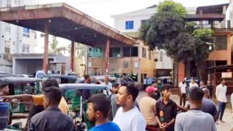 গ্যাস সংকটে পাম্প বন্ধ, সিলেট-তামাবিল সড়ক অবরোধ করে বিক্ষোভ