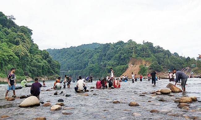 জাফলংয়ে প্রকৃতি আছে, পর্যটন ব্যবস্থাপনা কোথায়?