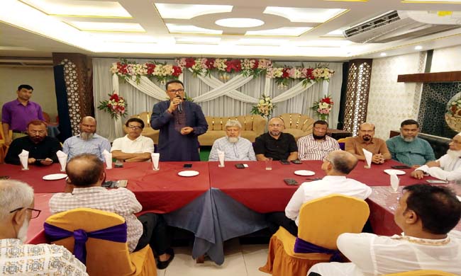ব্যবসায়ীদের অস্তিত্ব রক্ষায় বাণিজ্য মেলা বন্ধের দাবিতে স্মারকলিপি