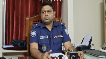 মুন্নির মৃত্যু নিয়ে থানার ভারপ্রাপ্ত কর্মকর্তা (ওসি) মনিরুজ্জামানে এক সংবাদ সম্মেলন