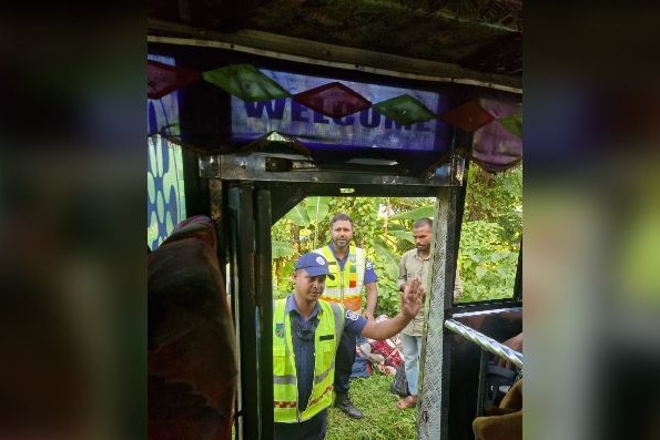 সিলেটে পর্যটকদের হয়রানি, ৪ পুলিশ সদস্য বরখাস্ত