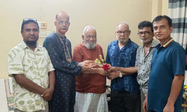 সিলেট বিভাগ গণদাবি পরিষদের উপদেষ্টা ৩ বারের সাবেক সংসদ সদস্য এ মুকিত খানের শারীরিক খোঁজখবর নিতে বাসায় গেলেন নেতৃবৃন্দ