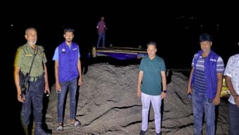 গভীর রাতে জাফলংয়ে অভিযান, ১০ নৌকা ধ্বংস ও বালু জব্দ