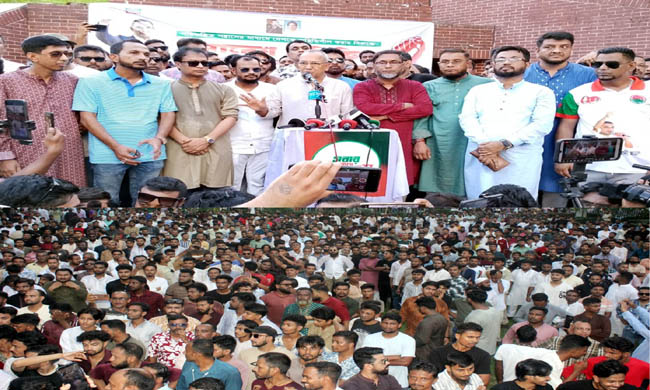 ফ্যাসিস্ট ও গুপ্তদের রুখতে যুবদল-স্বেচ্ছাসেবক-ছাত্রদলের নেতাকর্মীদের রাজপথ দখলে রাখতে হবে-মোনায়েম মুন্না