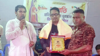 সাংবাদিক এম এ মালেক’কে সম্মাননা প্রদান