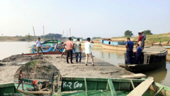 গোয়াইনঘাটে ৪ লিস্টার মেশিন ধ্বংস, ডুবিয়ে দেওয়া হলো বালুভর্তি বাল্কহেড: সাড়ে ৩ লাখ টাকা জরিমানা আদায়