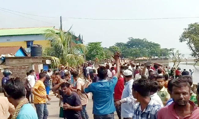 মসজিদের মাইকে ঘোষণা দিয়ে দুপুরে সংঘর্ষে জড়াল পাঁচ গ্রাম, আহত অর্ধশতাধিক